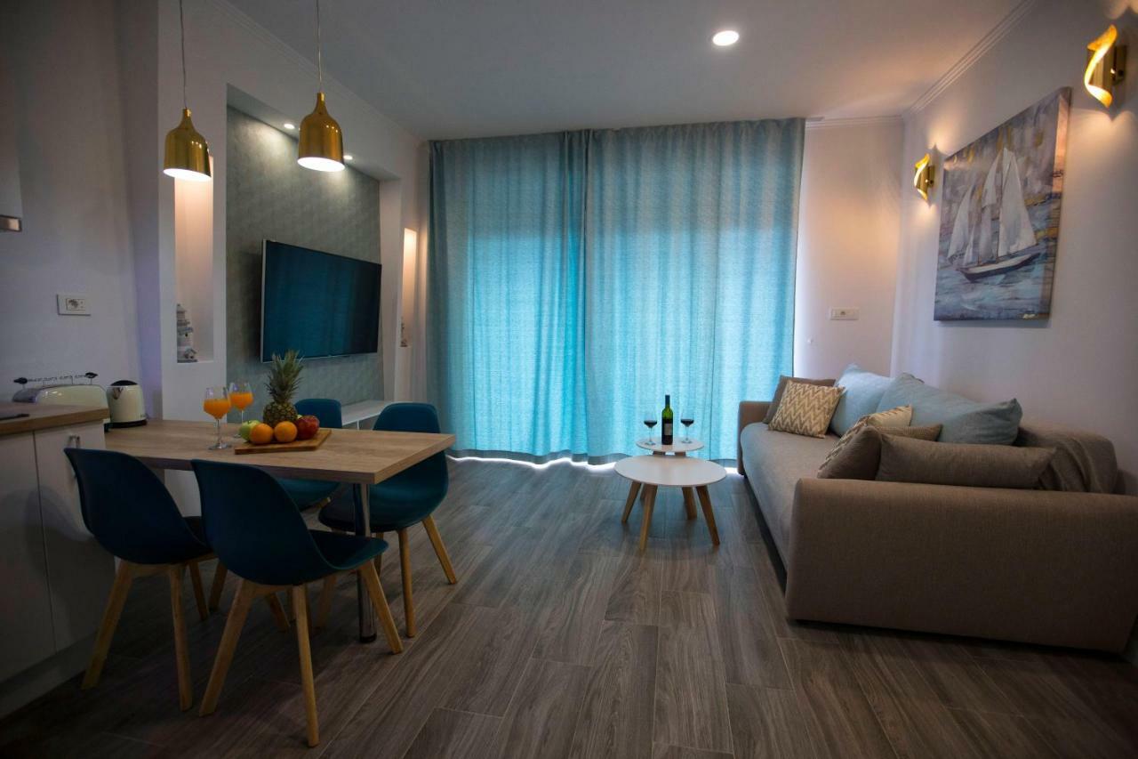 Apartments The Blue スプリト エクステリア 写真